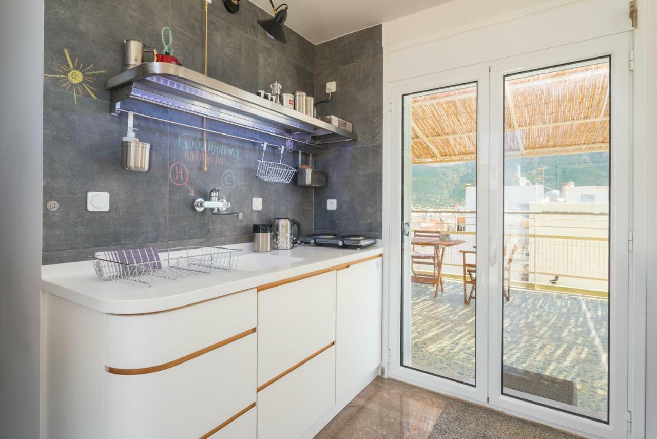 Seafront Penthouse Leo Appartement Kalamáta Buitenkant foto