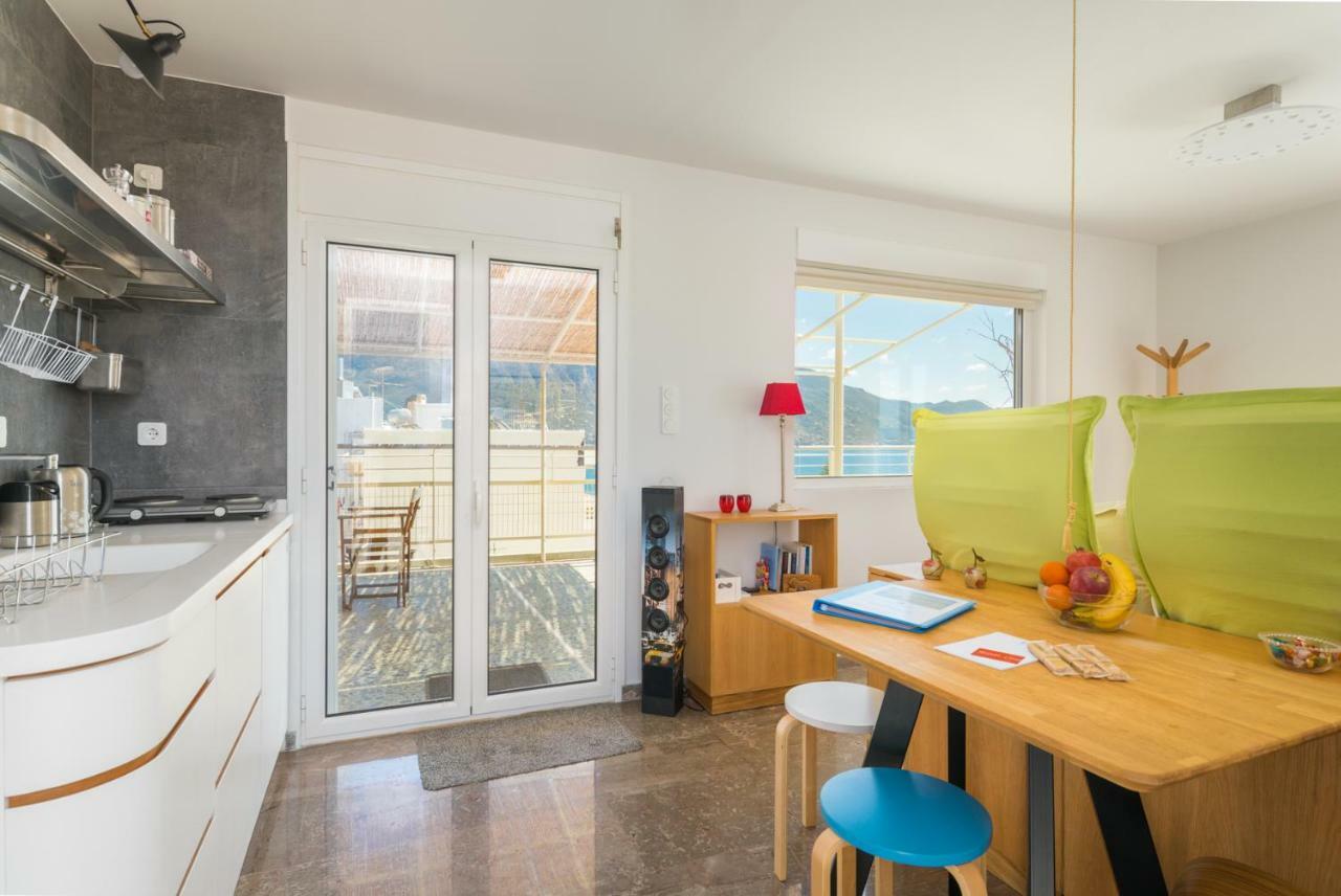 Seafront Penthouse Leo Appartement Kalamáta Buitenkant foto