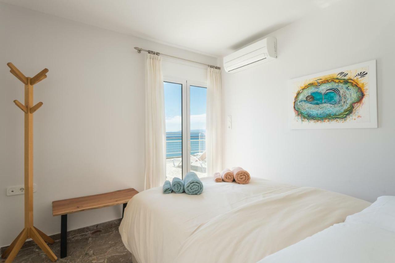 Seafront Penthouse Leo Appartement Kalamáta Buitenkant foto